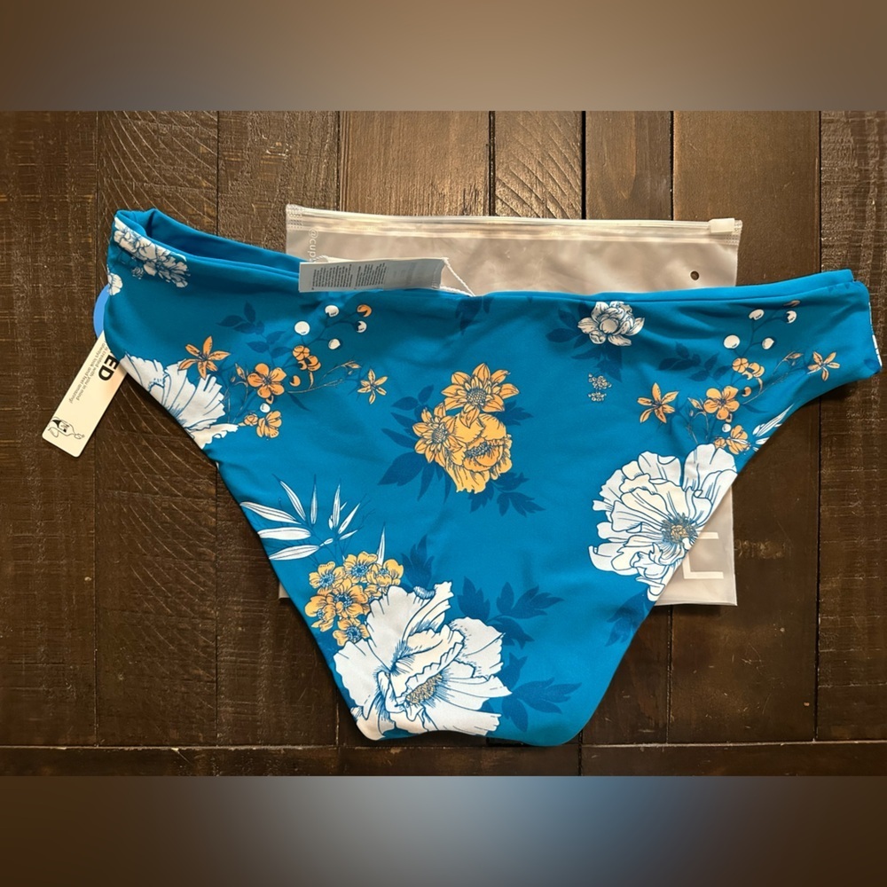 Cupshe bikini set. Size Medium. NWT. - Picture 7 of 8